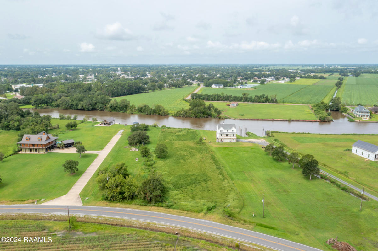 11102 JEFFERSON ISLAND RD, NEW IBERIA, LA 70560, photo 1 of 12